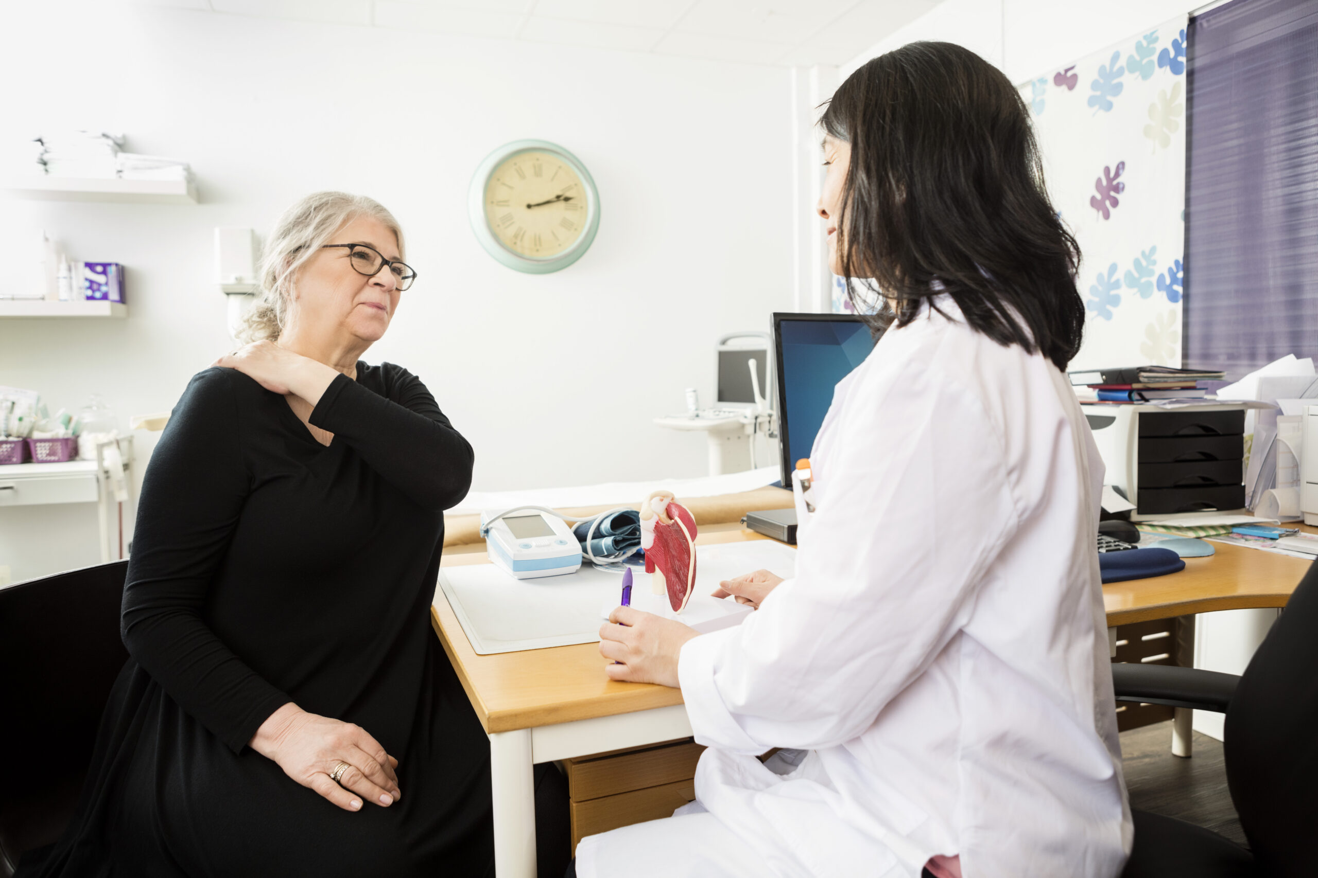 what-kind-of-doctor-to-see-for-neck-pain-joint-spine